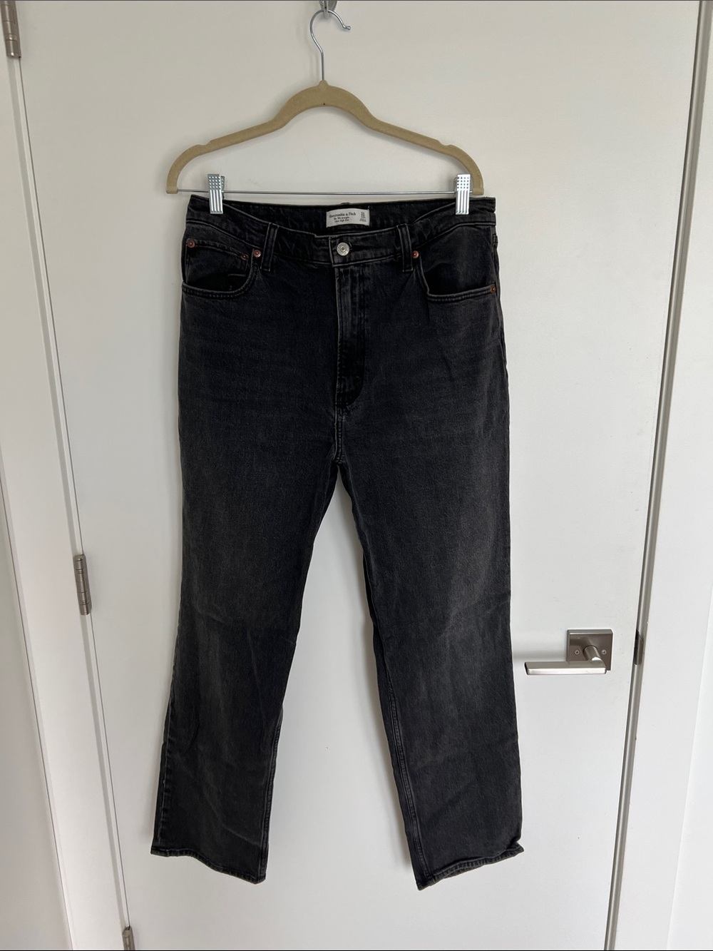 Abercrombie & Fitch Women's Black 90s Straight Jeans